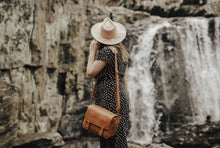 Load image into Gallery viewer, The Scout - Full Grain Leather Messenger