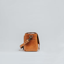 Load image into Gallery viewer, The Scout - Full Grain Leather Messenger
